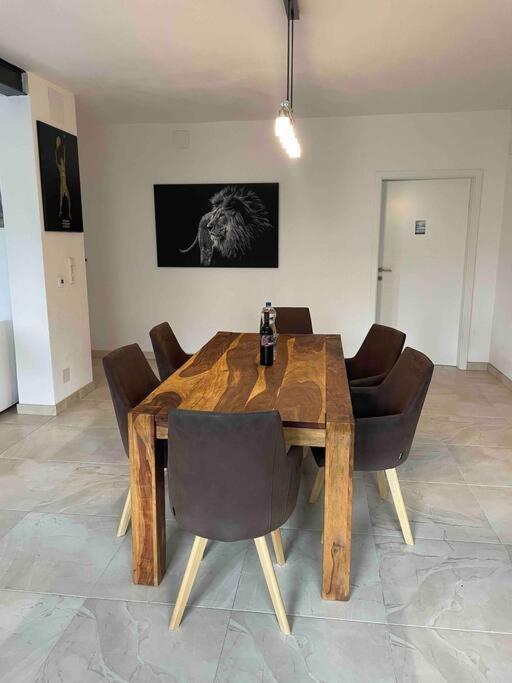 Moderne Wohnung Mit Stil Gross Gerungs Exterior foto